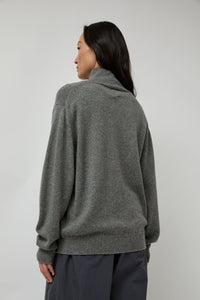 Batoner Innocent Cashmere Turtleneck in Grey