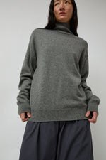 Batoner Innocent Cashmere Turtleneck in Grey