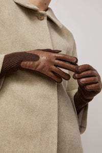 Exquisite J Gloves in Brown with Mocha