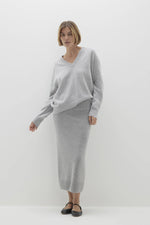 SYDNEY V-NECK CASHMERE SWEATER