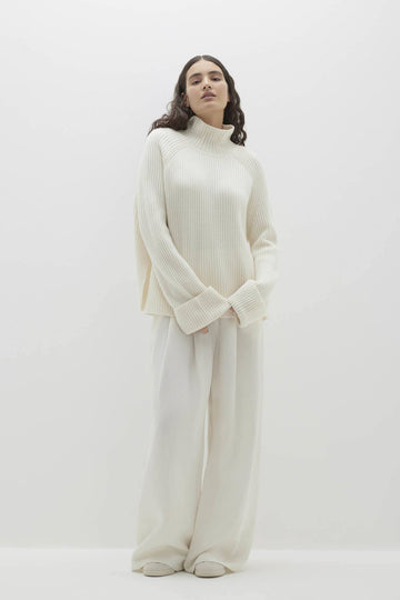 ISABELLA CASHMERE TURTLENECK SWEATER