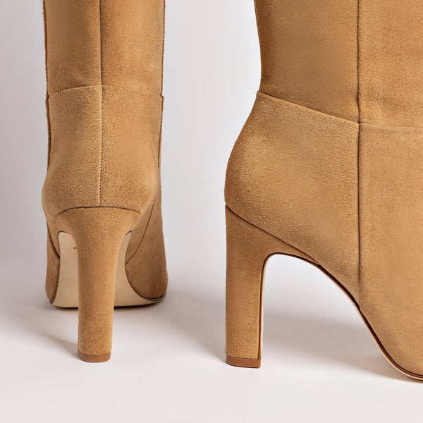 Cindy Hi Boot In Peanut Suede