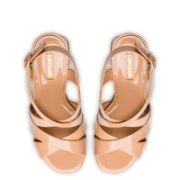 Bee Sandal In Tan Patent Leather