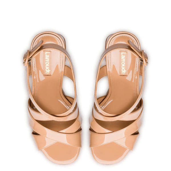 Bee Sandal In Tan Patent Leather