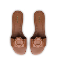 Flora Flat Mule In Caramel Leather