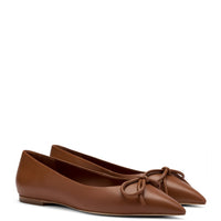 Lee Flat In Caramel Leather