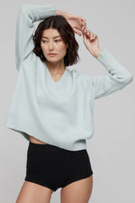 SYDNEY V-NECK CASHMERE SWEATER