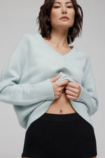 SYDNEY V-NECK CASHMERE SWEATER