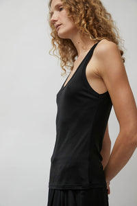 Silk Laundry Jersey Scoop Tank in Black