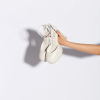 Ari Pump In Ivory Leather