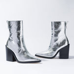 James Boot In Silver Crinkled Leather